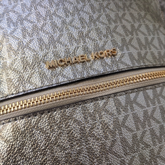 NWOT Gold Michael Kors Backpack - Picture 11 of 14
